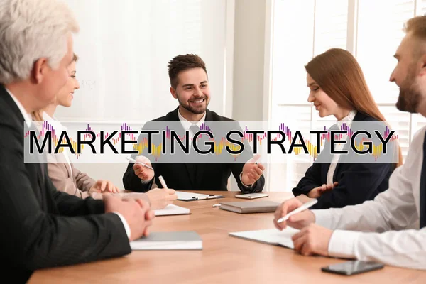 Digitale Marketingstrategie Team Van Professionals Werken Samen Aan Tafel Kantoor — Stockfoto