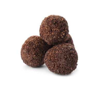 Beyaza izole edilmiş lezzetli çikolata şekerleri. Süslü şekerlemeler.