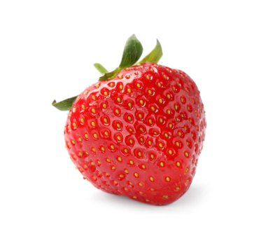 Lezzetli taze olgun çilek beyazda izole edilmiş.