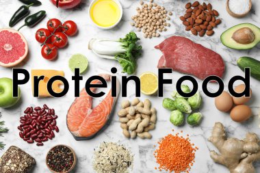 Düz bileşim, protein açısından zengin mermer masa üzerinde. 