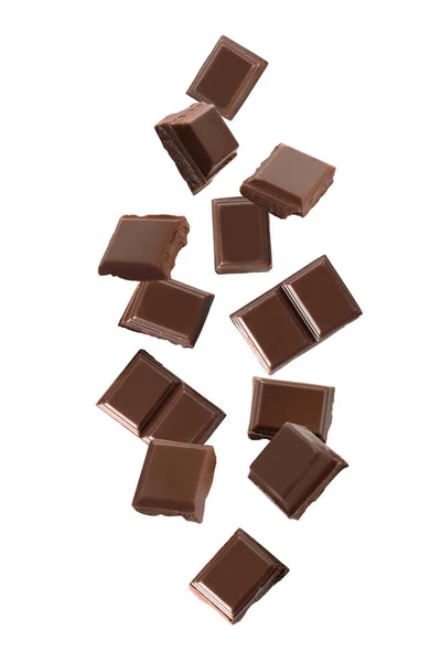 白色背景上的美味的黑巧克力片 — 图库照片