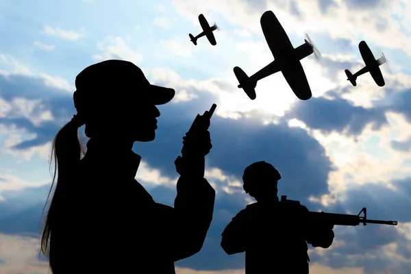 Silhouettes Soldiers Uniform Military Airplanes Patrolling Outdoors — Stock Photo, Image