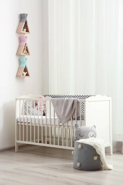Estantes Forma Wigwam Sobre Cuna Habitación Del Bebé Diseño Interiores — Foto de Stock