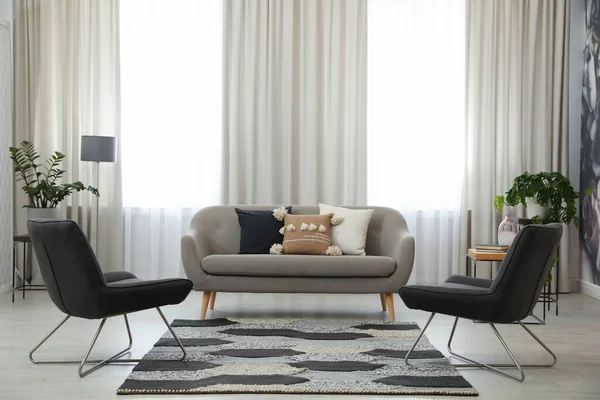 Moderno Salón Interior Con Cómodo Sofá Sillones — Foto de Stock