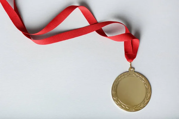 Goldmedaille Auf Weißem Hintergrund Ansicht Von Oben Raum Für Design — Stockfoto