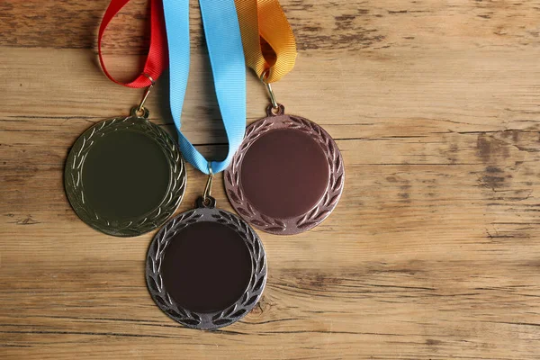 Medalhas Ouro Prata Bronze Sobre Fundo Madeira Flat Lay Espaço — Fotografia de Stock