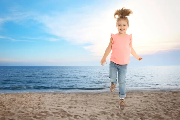 Happy School Girl Jumping Beach Sea Space Text Summer Holidays — Stock Photo, Image