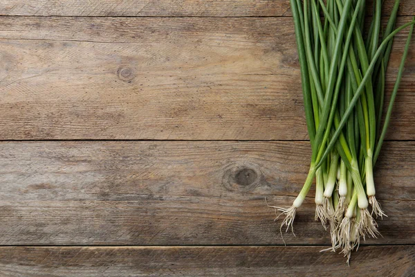 Fresh Green Spring Onions Wooden Table Flat Lay Space Text — Stock Photo, Image