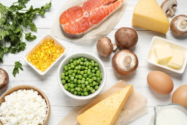 Composición Plana Con Productos Ricos Vitamina Sobre Mesa Madera Blanca — Foto de Stock