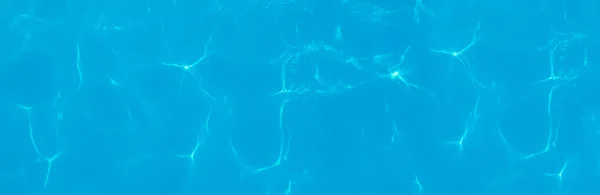 游泳池水为背景 顶部观景 条幅设计 — 图库照片