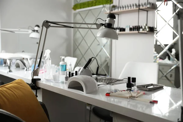 Profesjonalny Sprzęt Manicure Stole Salonie Piękności — Zdjęcie stockowe