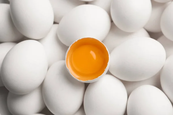 Свіжі Сирі Курячі Яйця Фон Вид Зверху — стокове фото