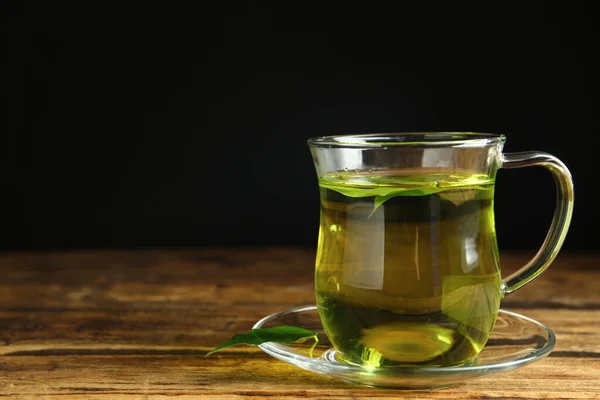 Tasse Aromatischer Grüner Tee Auf Holztisch Raum Für Text — Stockfoto