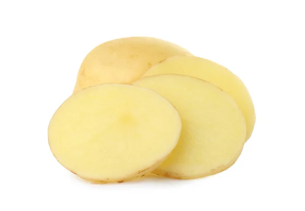 Patatas Orgánicas Crudas Enteras Cortadas Sobre Fondo Blanco — Foto de Stock