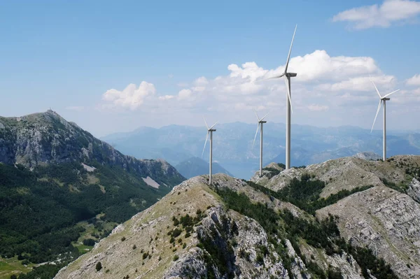 Alternative Energiequelle Windräder Und Berge Freien — Stockfoto