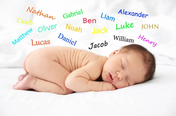 Выбираю Имя Мальчика Очаровательный Новорожденный Спит Кровати — стоковое фото