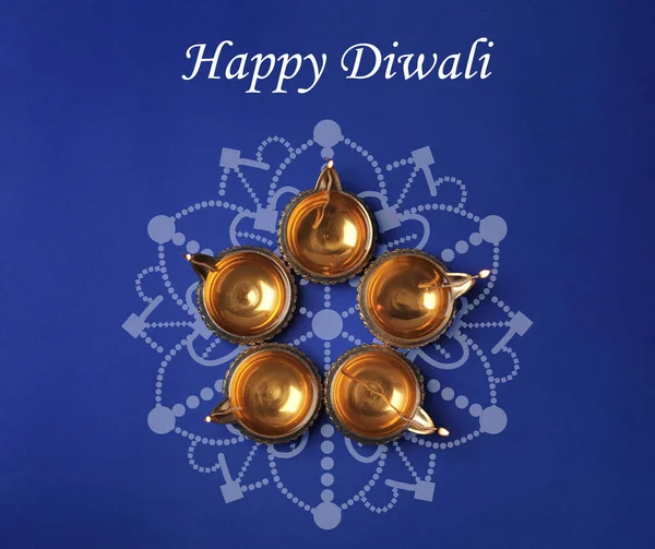 Inscriptie Happy Diwali Klei Lampen Kleur Achtergrond Plat Lay — Stockfoto