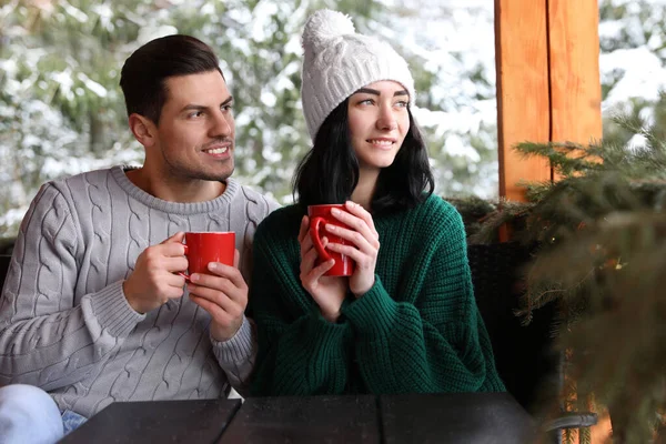 Happy Couple Cafe Snowy Forest Winter Vacation — Stock Photo, Image