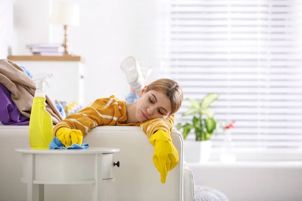 Lazy Young Woman Wiping Table Home Cleaning Housework — Stock Photo, Image