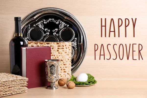 Symboliczny Pesach Seder Paschalny Drewnianym Stole — Zdjęcie stockowe