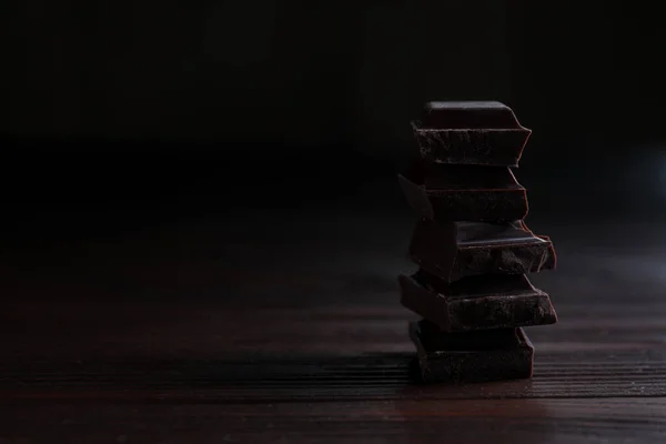 Köstliche Dunkle Schokolade Auf Einem Holztisch Raum Für Text — Stockfoto