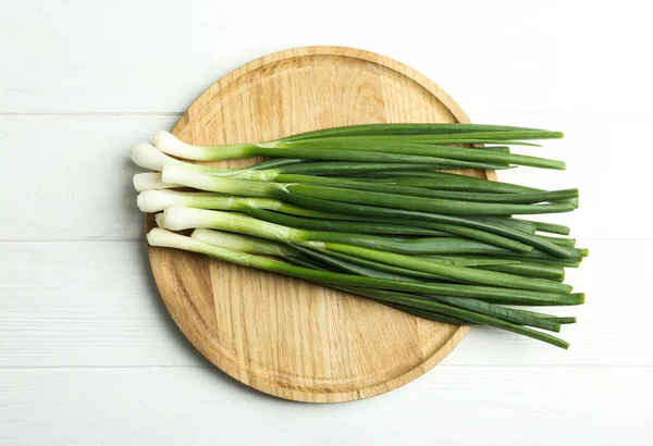 Fresh Green Spring Onions White Wooden Table Top View — Stock Photo, Image