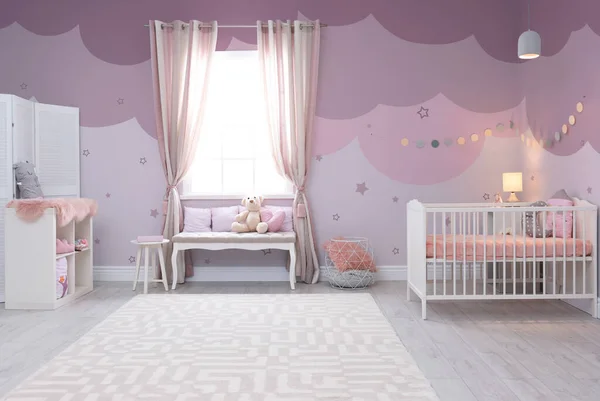 Interior Habitación Del Bebé Con Cuna Cómoda —  Fotos de Stock