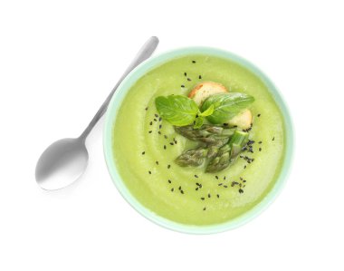 Fesleğen ve susam tohumlu nefis kuşkonmaz çorbası.