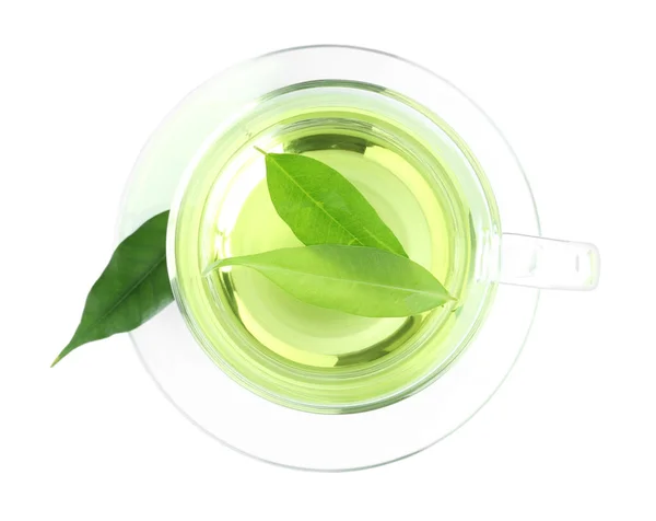 白の上面に葉が孤立した芳香のある緑茶カップ — ストック写真