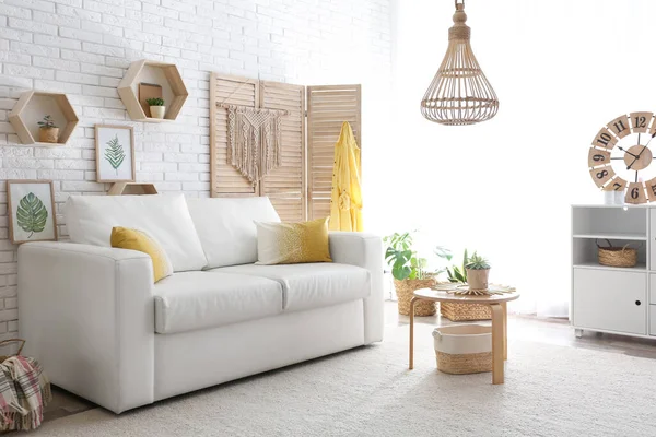 Sofá Branco Confortável Quarto Moderno Design Interiores — Fotografia de Stock