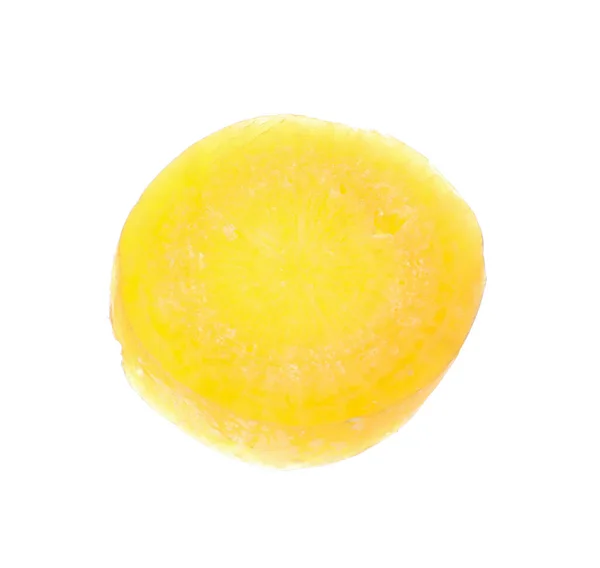 Kawałek Surowej Żółtej Marchewki Wyizolowanej Białym — Zdjęcie stockowe