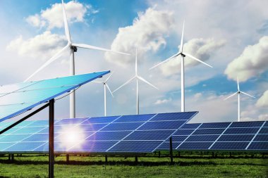 Güneş panelleri ve rüzgar türbinleri dışarı yerleştirildi. Alternatif enerji kaynağı