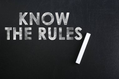 Sözcük. Kuralları ve tahtadaki tebeşiri bil, üstten bak.