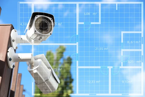 Câmeras Segurança Cctv Modernas Contra Céu Azul Esquema Digital — Fotografia de Stock