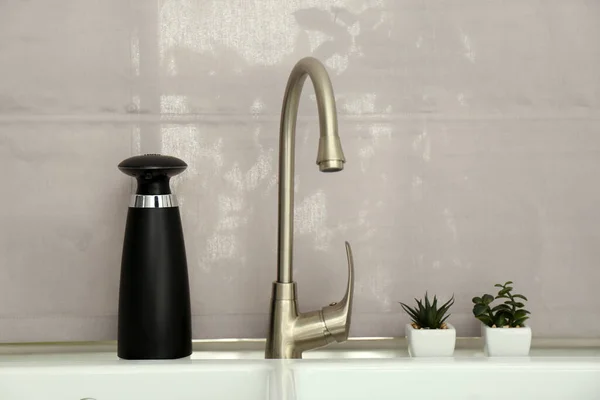 Modern Automatic Soap Dispenser Sink Indoors — Stock Photo, Image