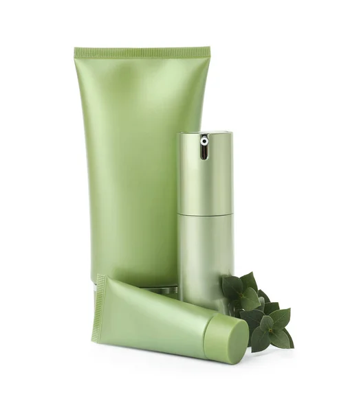 Set Cosmetische Producten Groene Planten Geïsoleerd Wit — Stockfoto