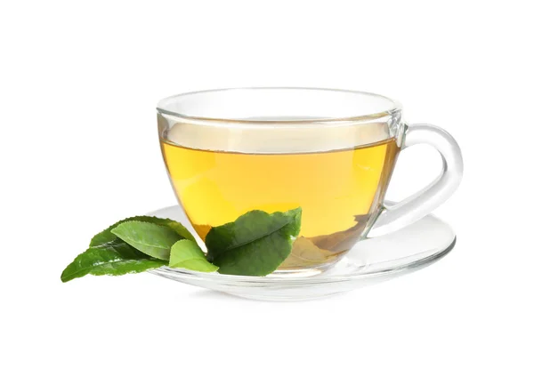 おいしい緑茶と白地の新鮮な葉 — ストック写真