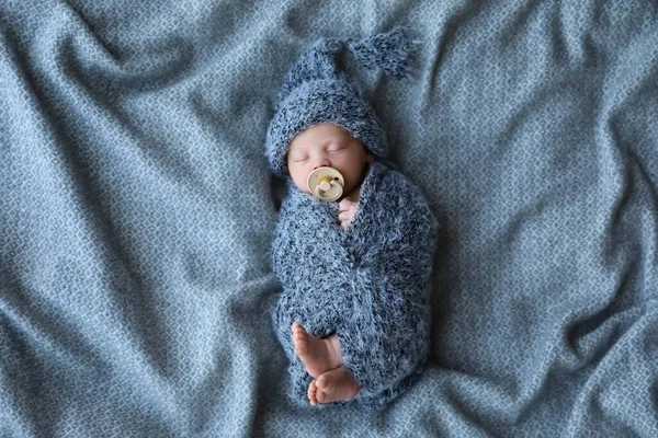 Bebê Recém Nascido Bonito Dormindo Cobertor Vista Superior — Fotografia de Stock