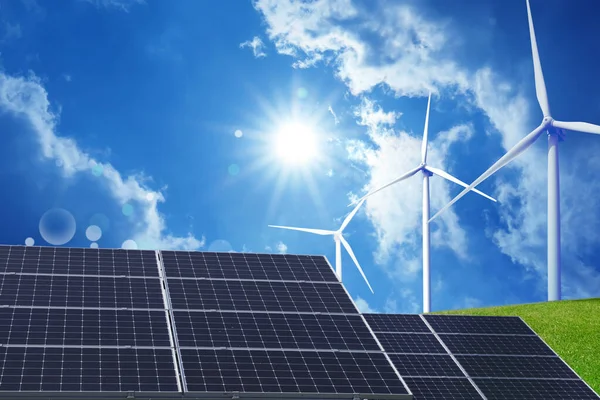 Güneş Panelleri Rüzgar Türbinleri Dışarı Yerleştirildi Alternatif Enerji Kaynağı — Stok fotoğraf