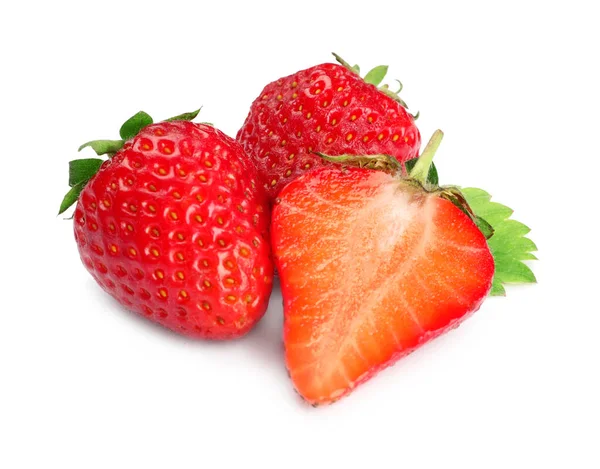 Fresas Rojas Maduras Frescas Aisladas Blanco — Foto de Stock