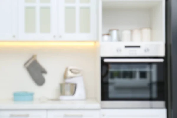 Vista Turva Cozinha Moderna Com Eletrodomésticos — Fotografia de Stock