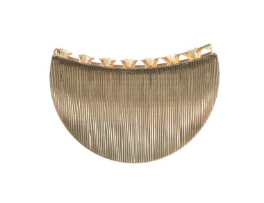 Süslü altın saç pençesi beyazda izole edilmiş