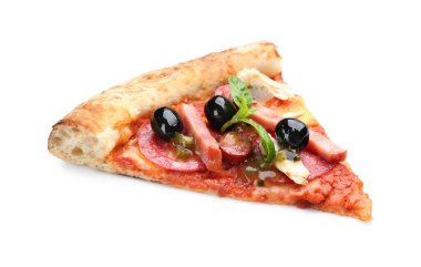 Beyaz üzerine izole edilmiş lezzetli pizza dilimleri.