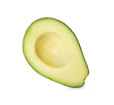 Olgun avokadonun yarısı beyaza izole edilmiş.