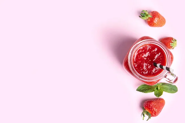 Tasty Strawberry Smoothie Mason Jar Pink Background Flat Lay Space — Stock Photo, Image