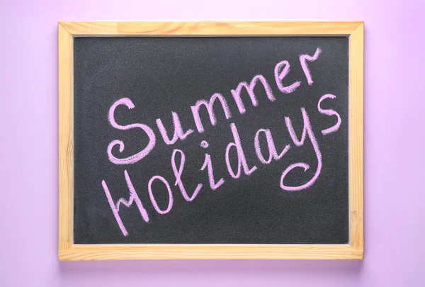 Chalkboard Phrase Summer Holidays Lilac Background Top View School Out — Stock Photo, Image