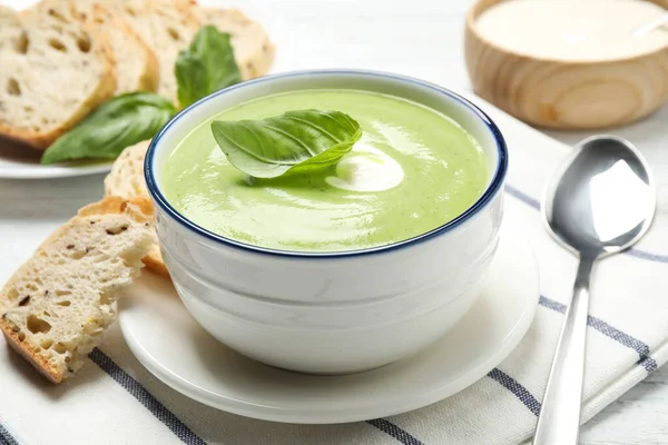 Gustosa Zuppa Crema Zucchine Fatta Casa Servita Sul Tavolo — Foto Stock