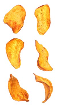 Beyaz arka planda patates cipsi seti