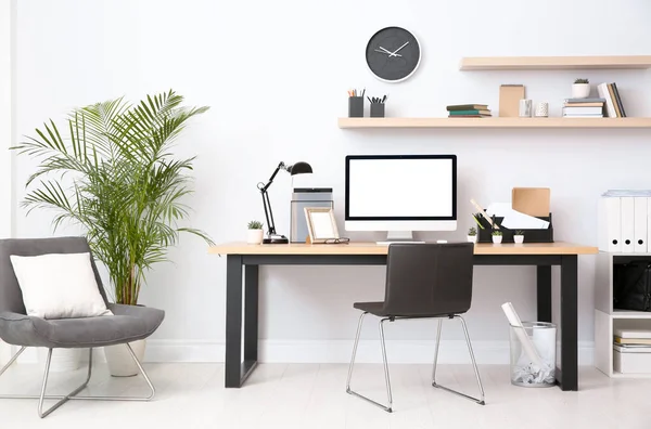 Ordinateur Moderne Sur Table Intérieur Bureau Lieu Travail Élégant — Photo