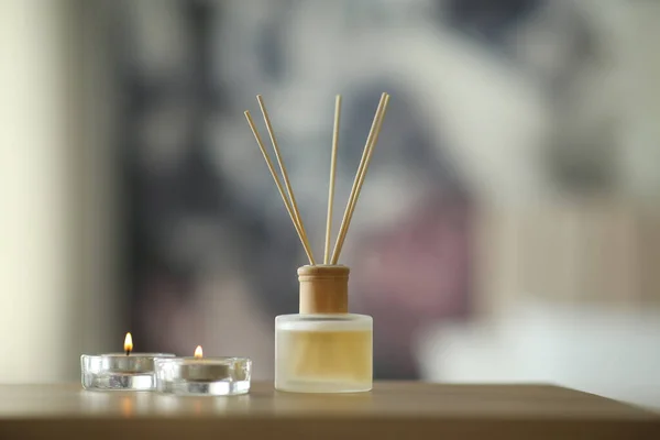 Reed Aromático Purificador Velas Perfumadas Mesa Dentro Casa — Fotografia de Stock